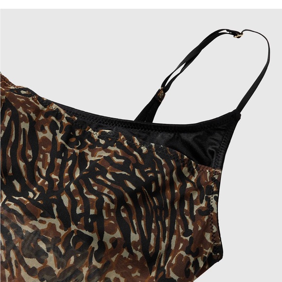 Nwt LA SENZA sexy layered animal print bodysuit with bralette and thong liner. - Picture 8 of 10